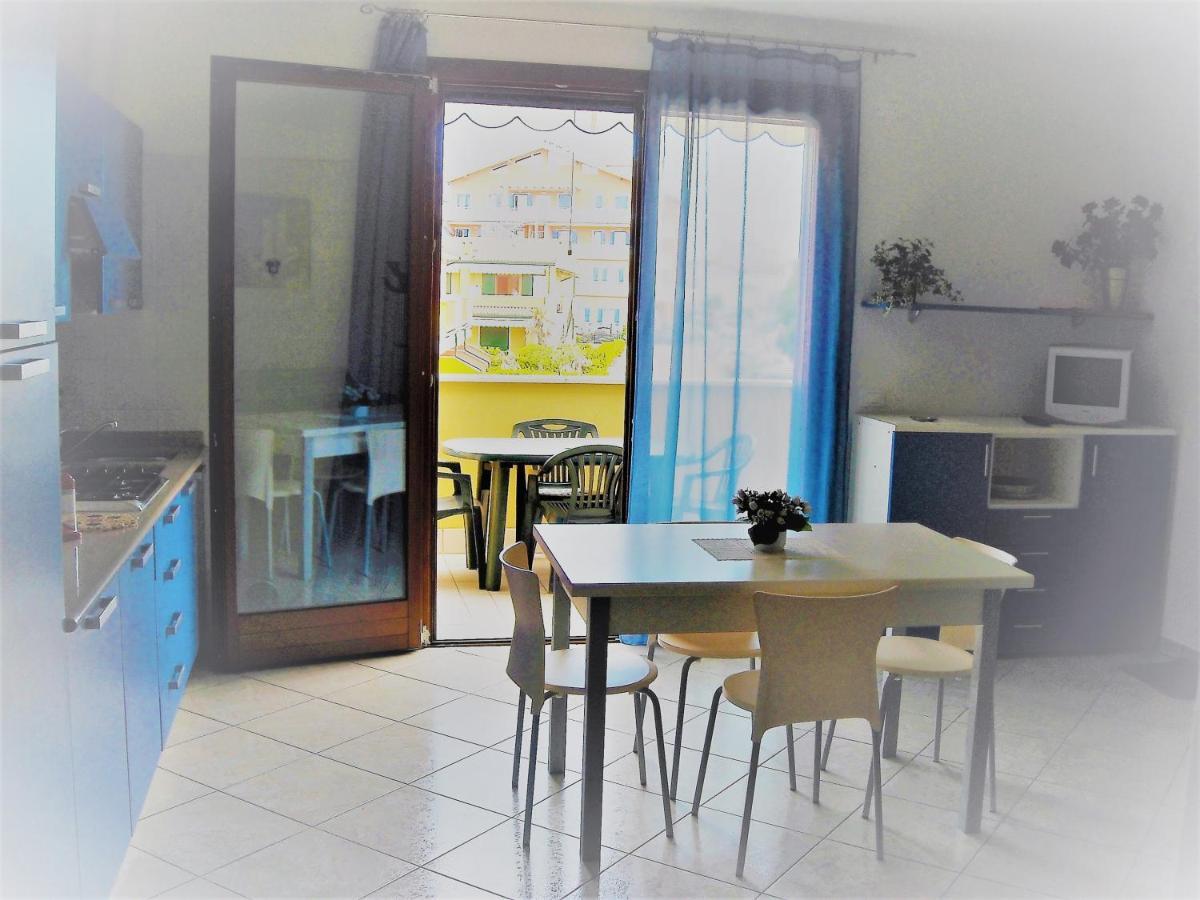 Villaggio Dei Fiori: Family-Friendly Resort with Pools and Buffet Caorle Exterior photo