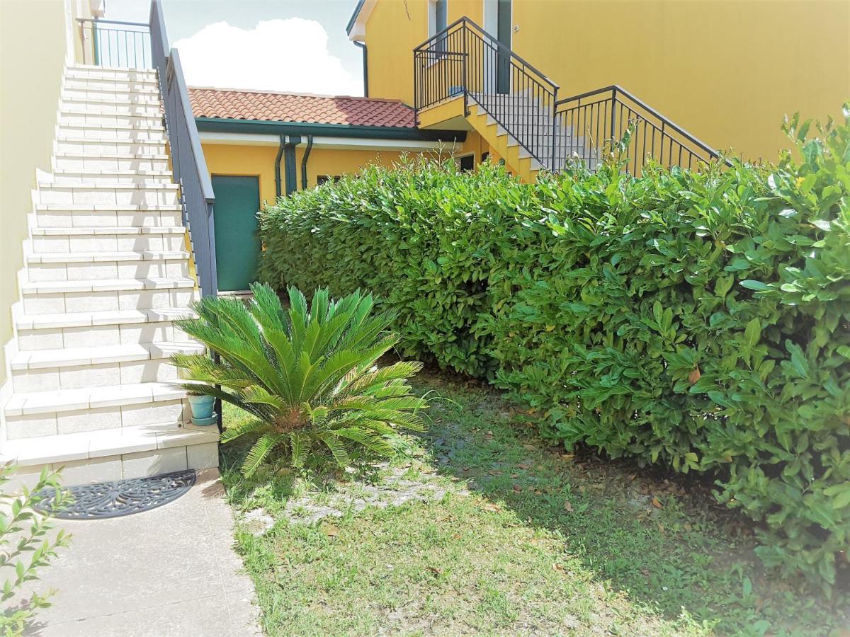 Villaggio Dei Fiori: Family-Friendly Resort with Pools and Buffet Caorle Exterior photo