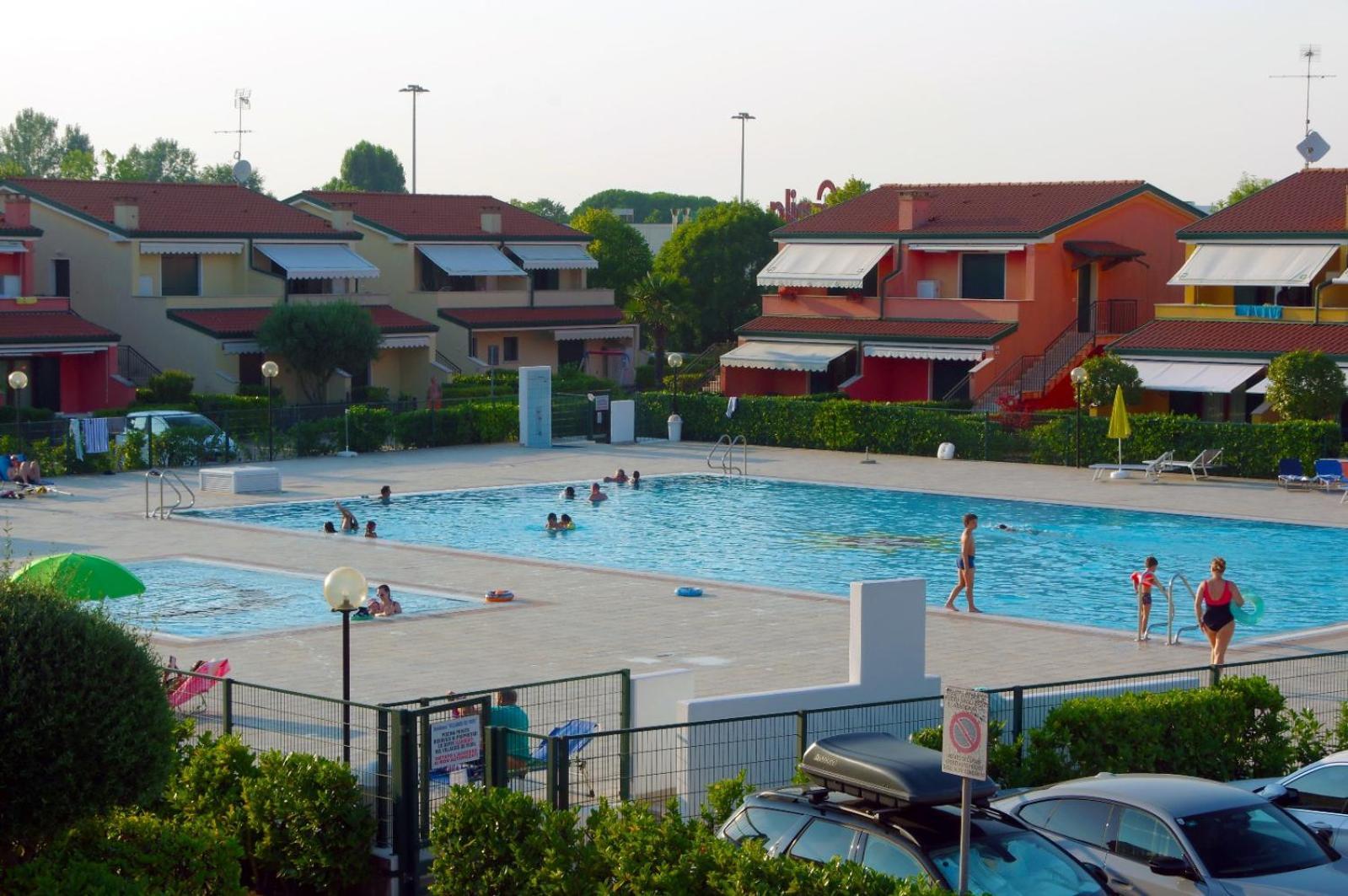 Villaggio Dei Fiori: Family-Friendly Resort with Pools and Buffet Caorle Exterior photo